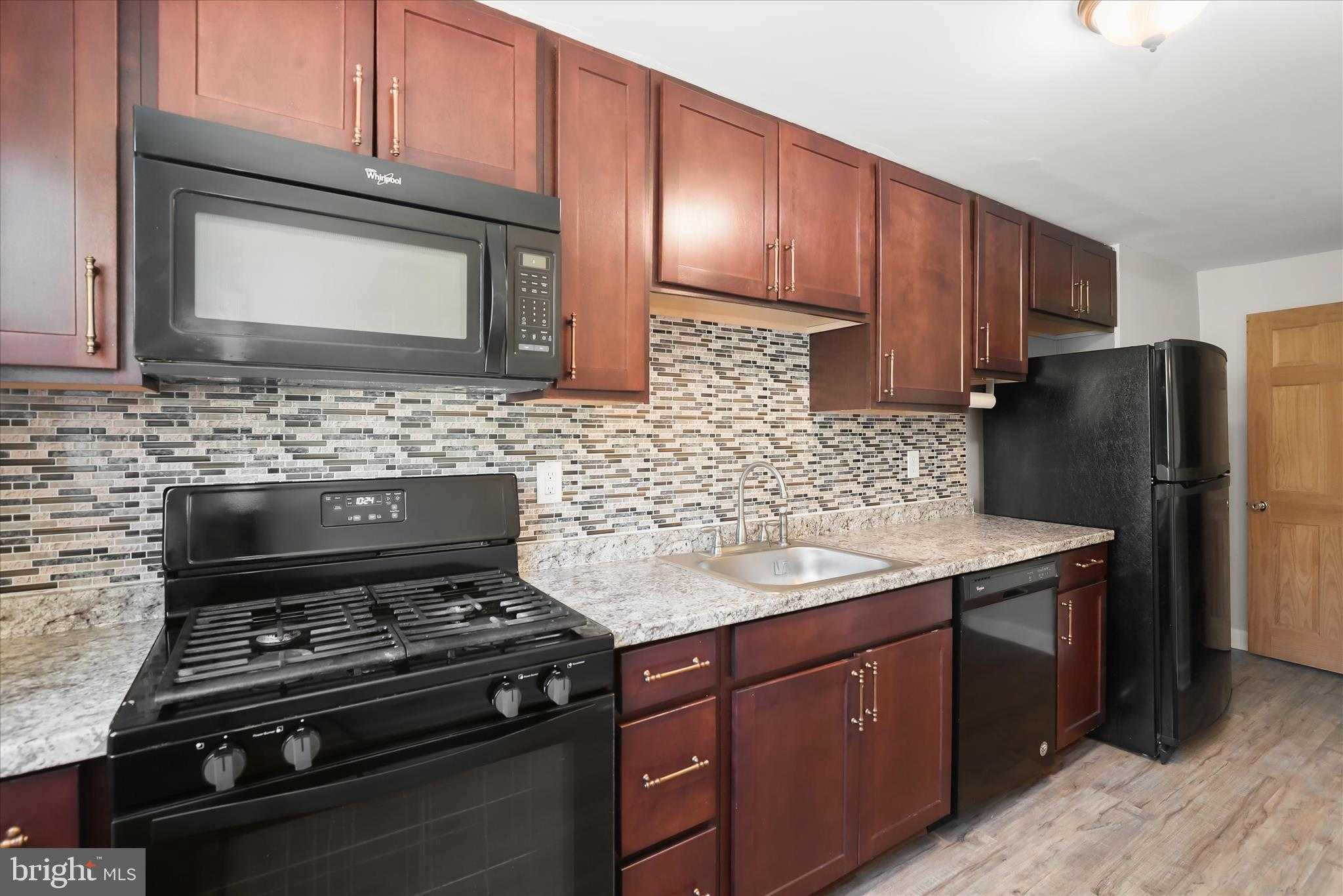 1111 Linden Ave photo 16