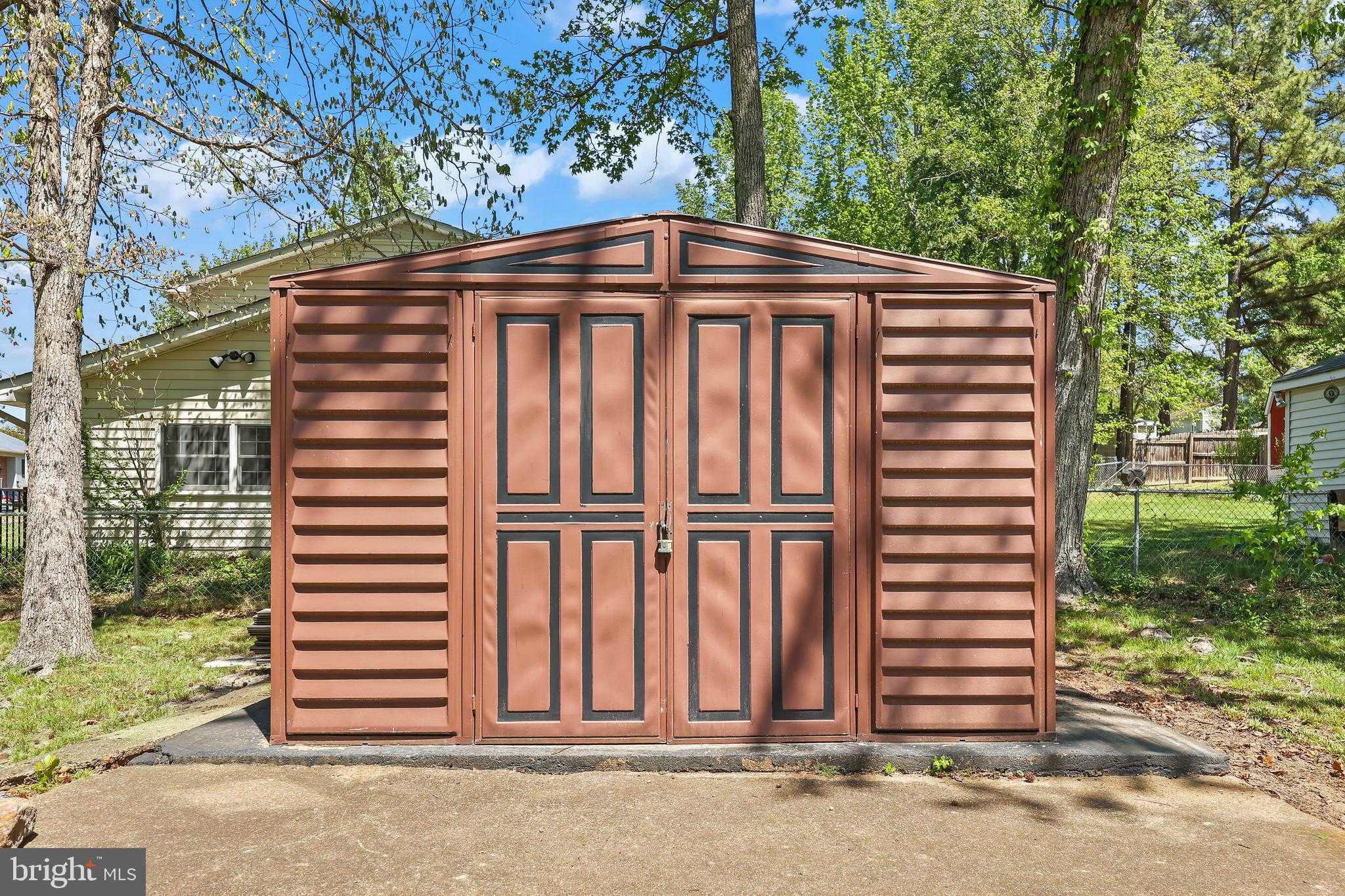 401 Cleveland CT photo 28