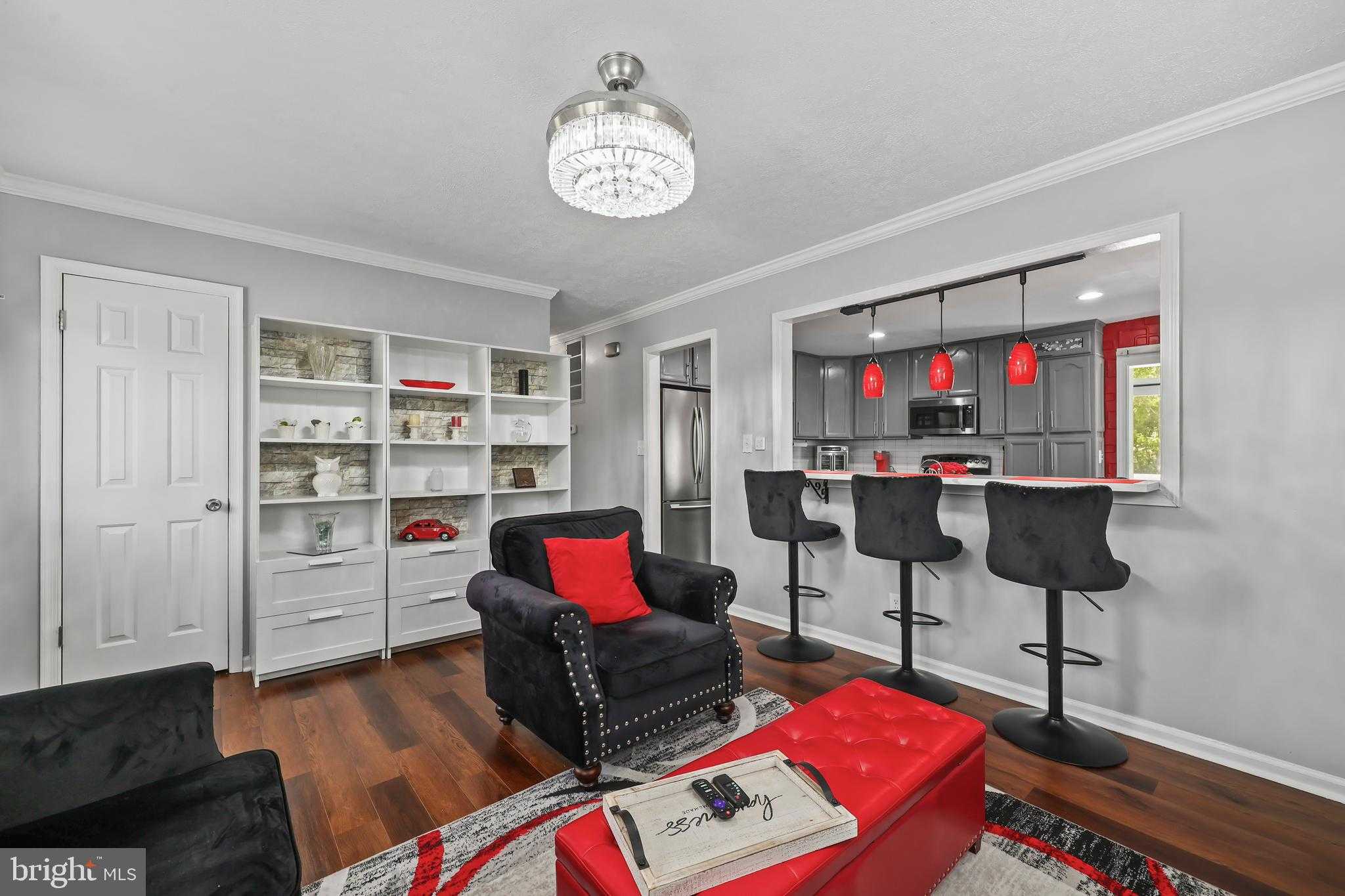 401 Cleveland CT photo 6