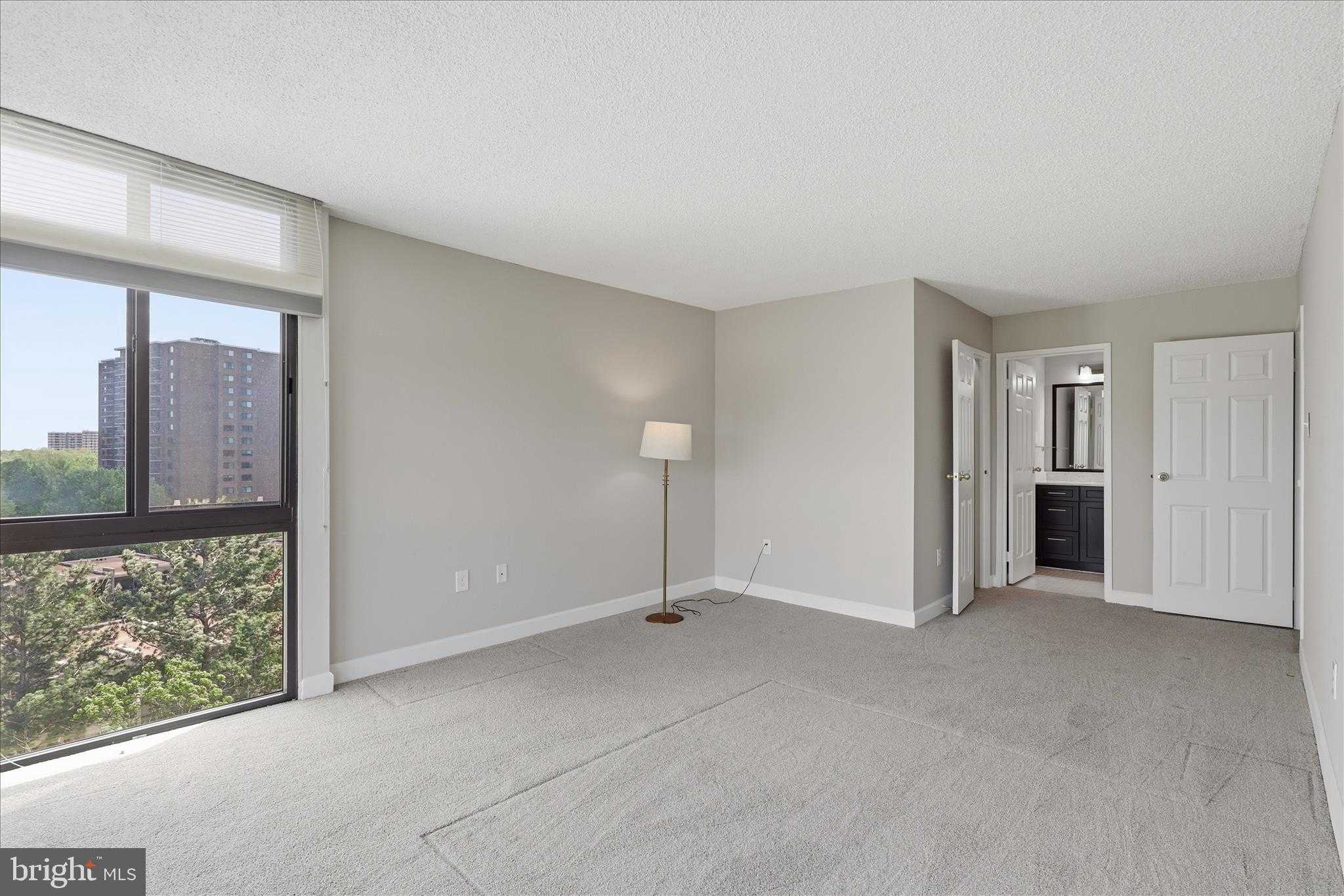 5300 Holmes Run Pkwy Apt 707 photo 14