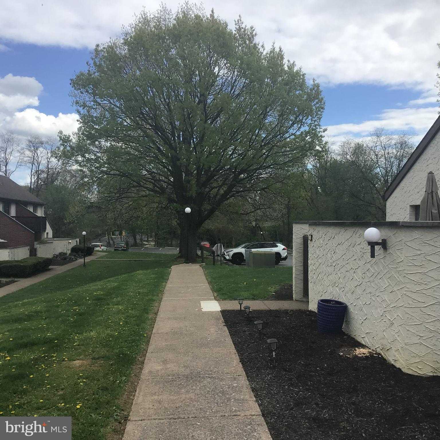 1075 Lancaster Blvd, Mechanicsburg