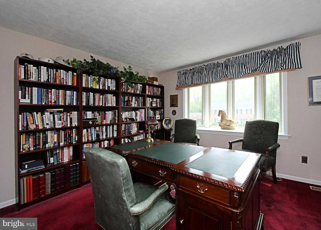 695 Friar Dr photo 34