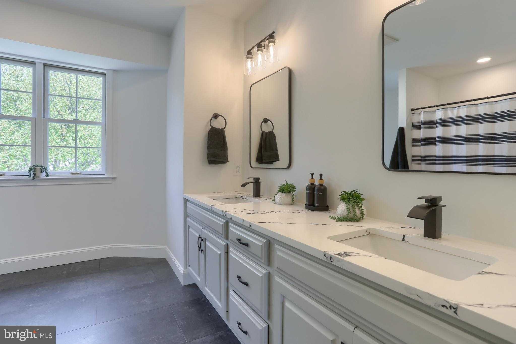 711 Brookside Ln photo 34