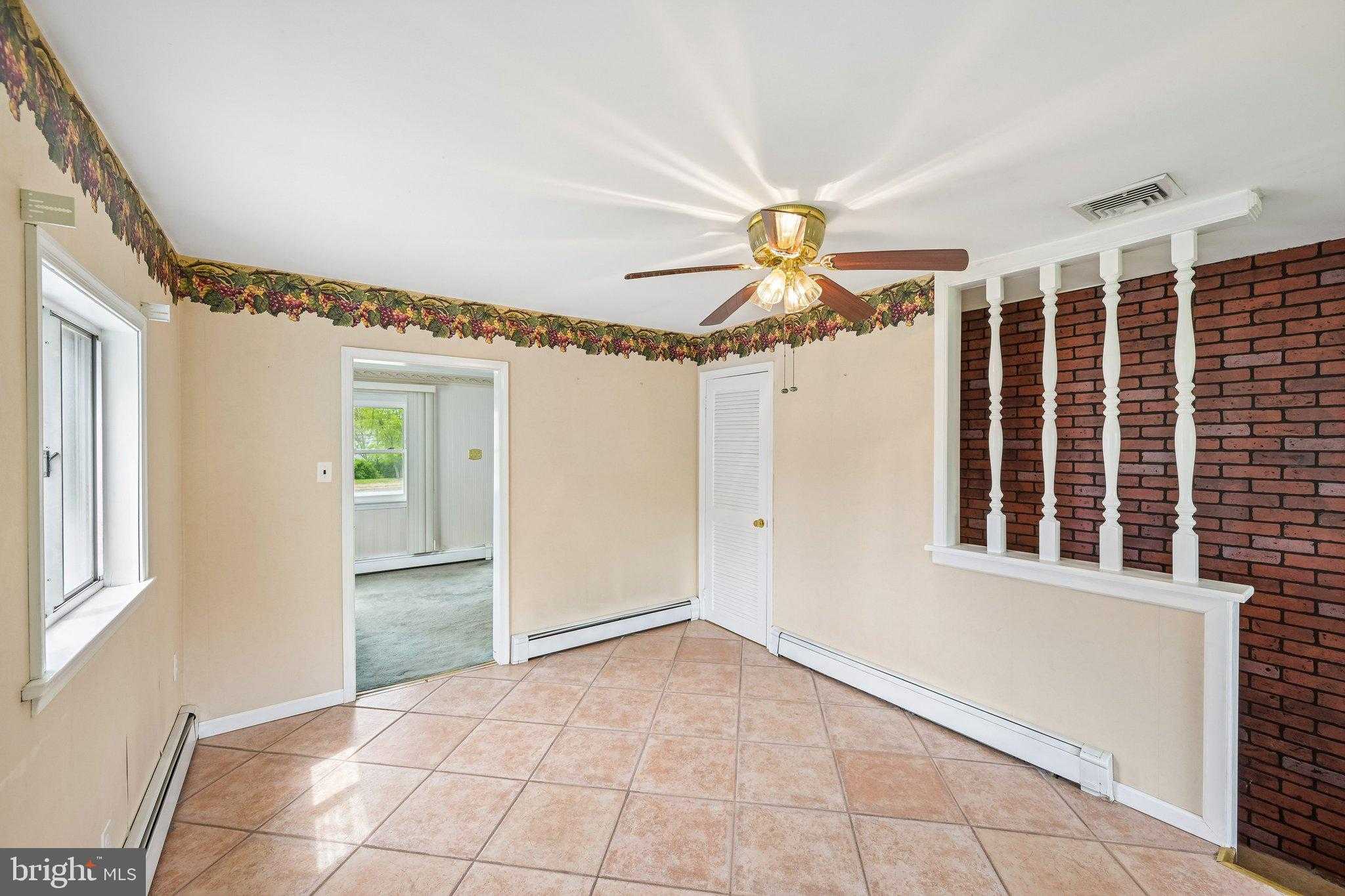 12209 Thornton Rd photo 5