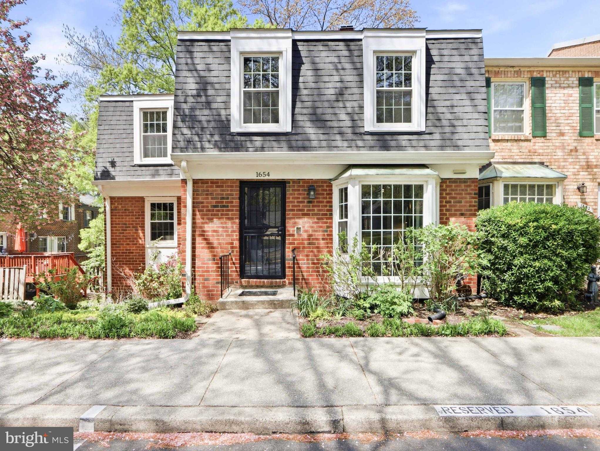 1654 Albermarle Dr, Crofton