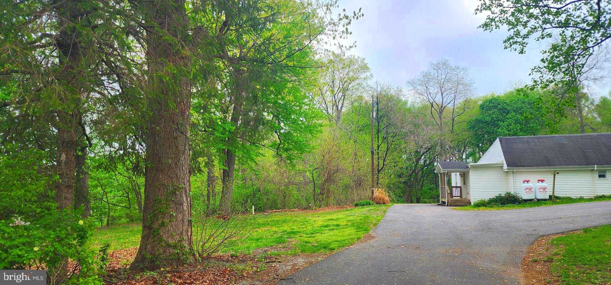 834 Oberlin Rd photo 35