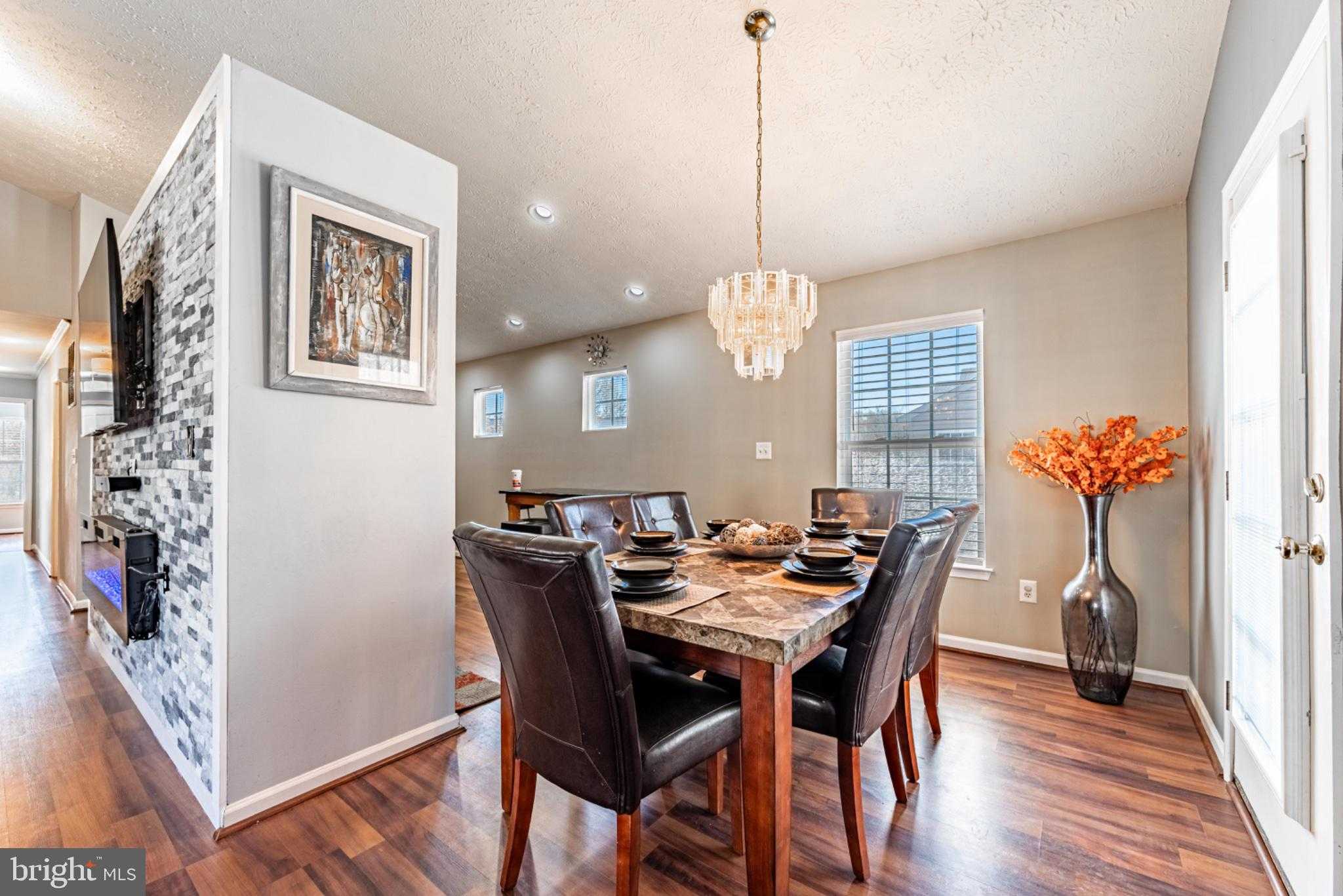 60 Six Point CT photo 8