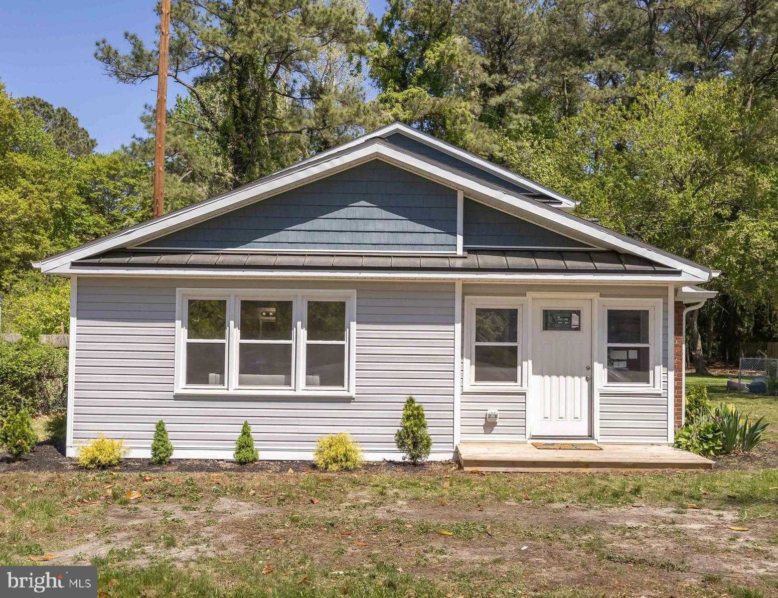 421 W Main St photo 1