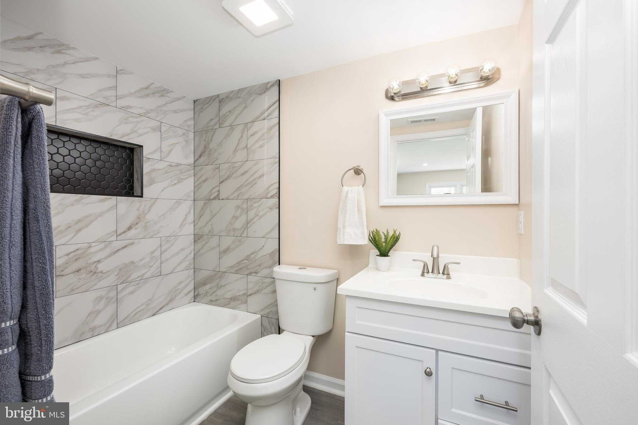 421 W Main St photo 14