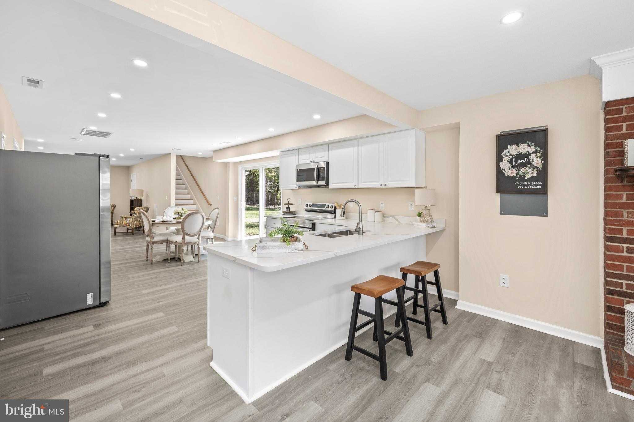 421 W Main St photo 18