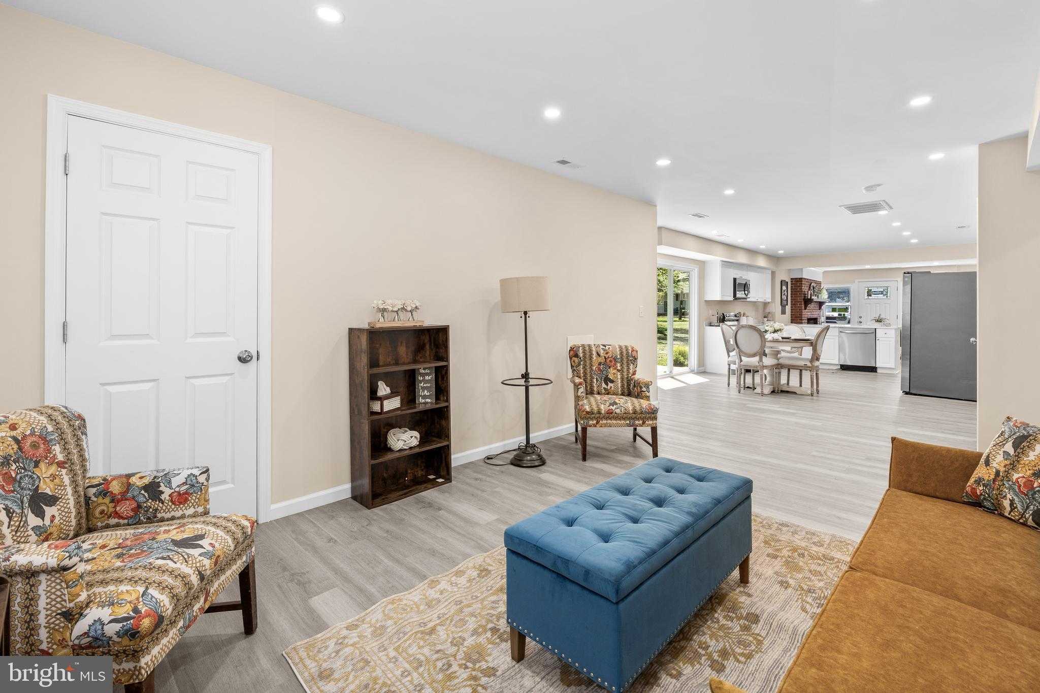 421 W Main St photo 33