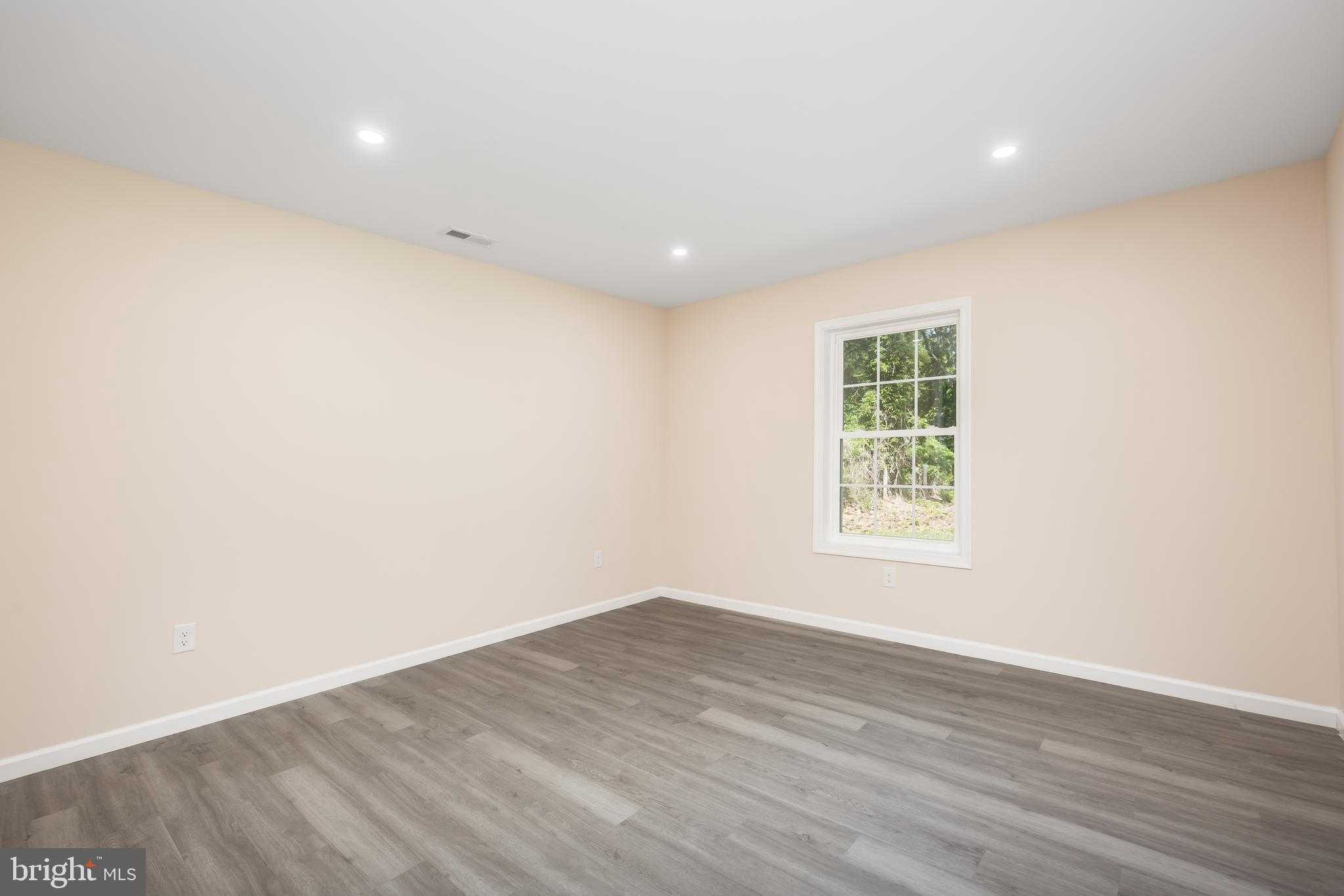 421 W Main St photo 39