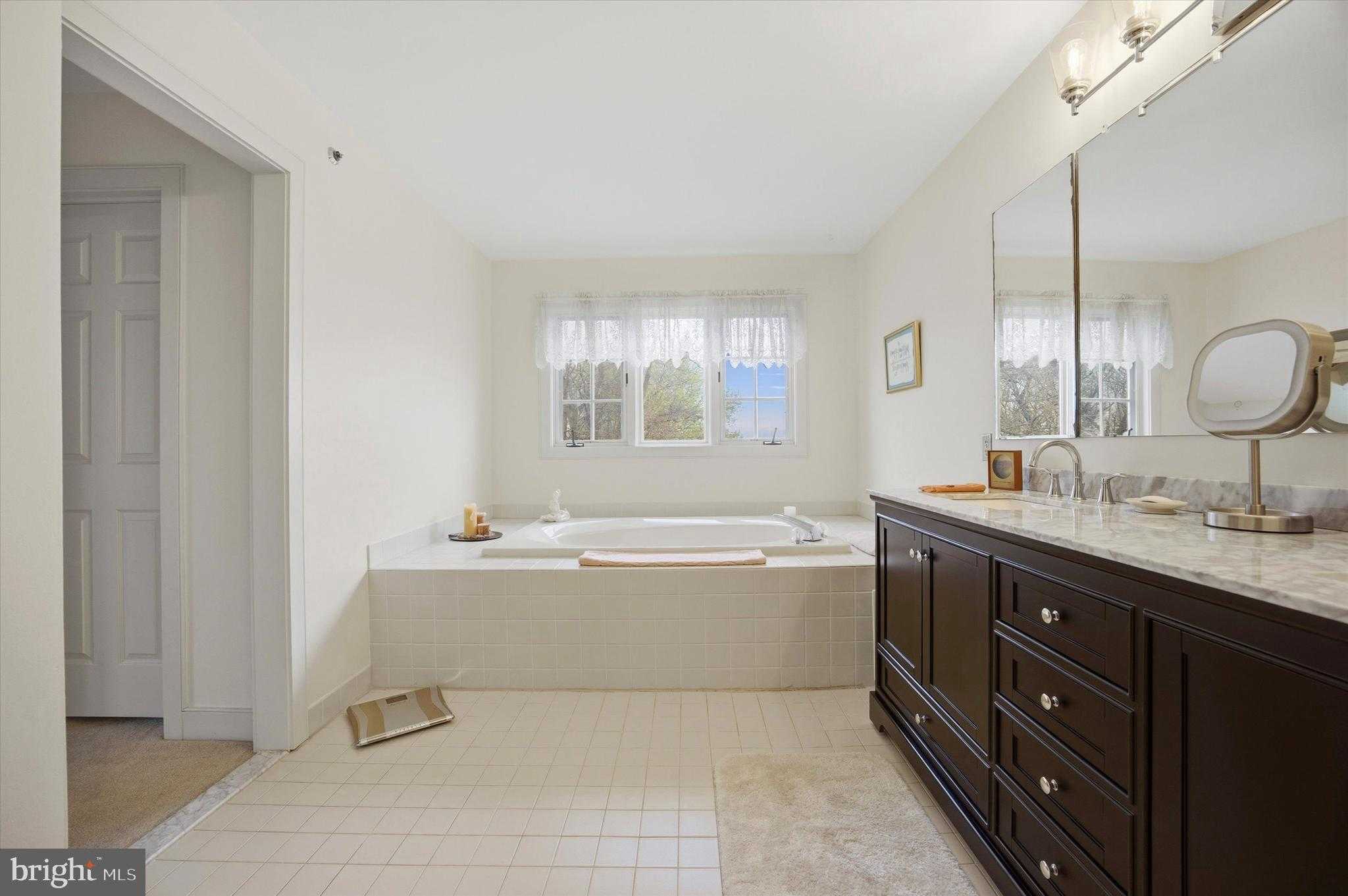 300 Overlook Ln photo 22