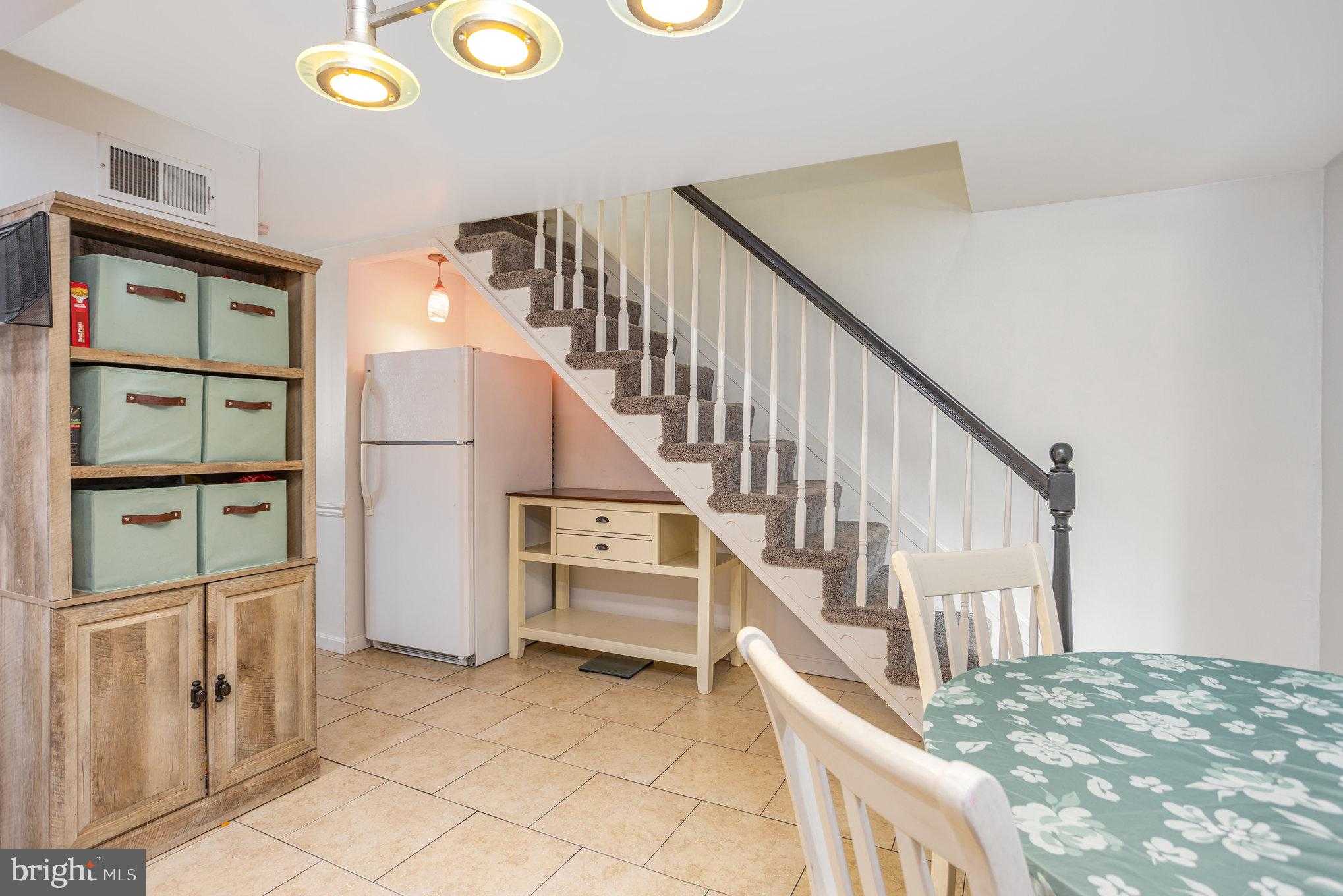 7849 Saint Claire Ln photo 9