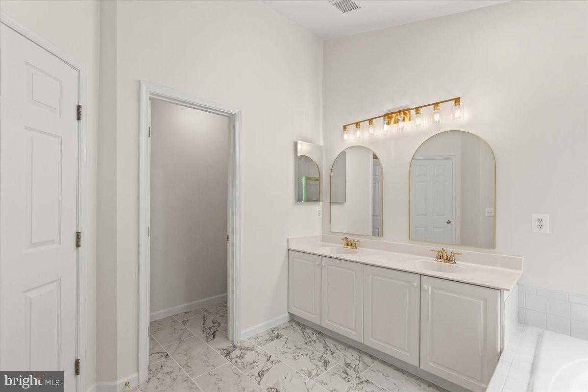 10524 James Wren Way photo 27