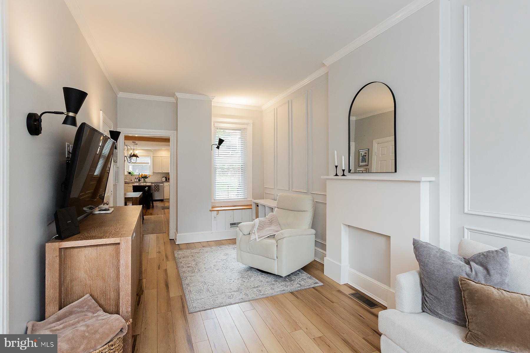 409 W Lemon St photo 20