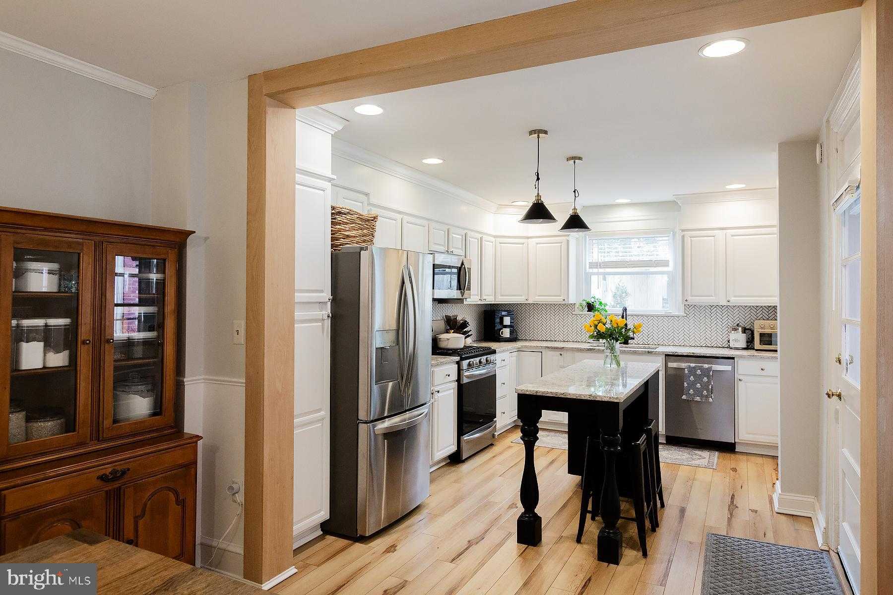 409 W Lemon St photo 29