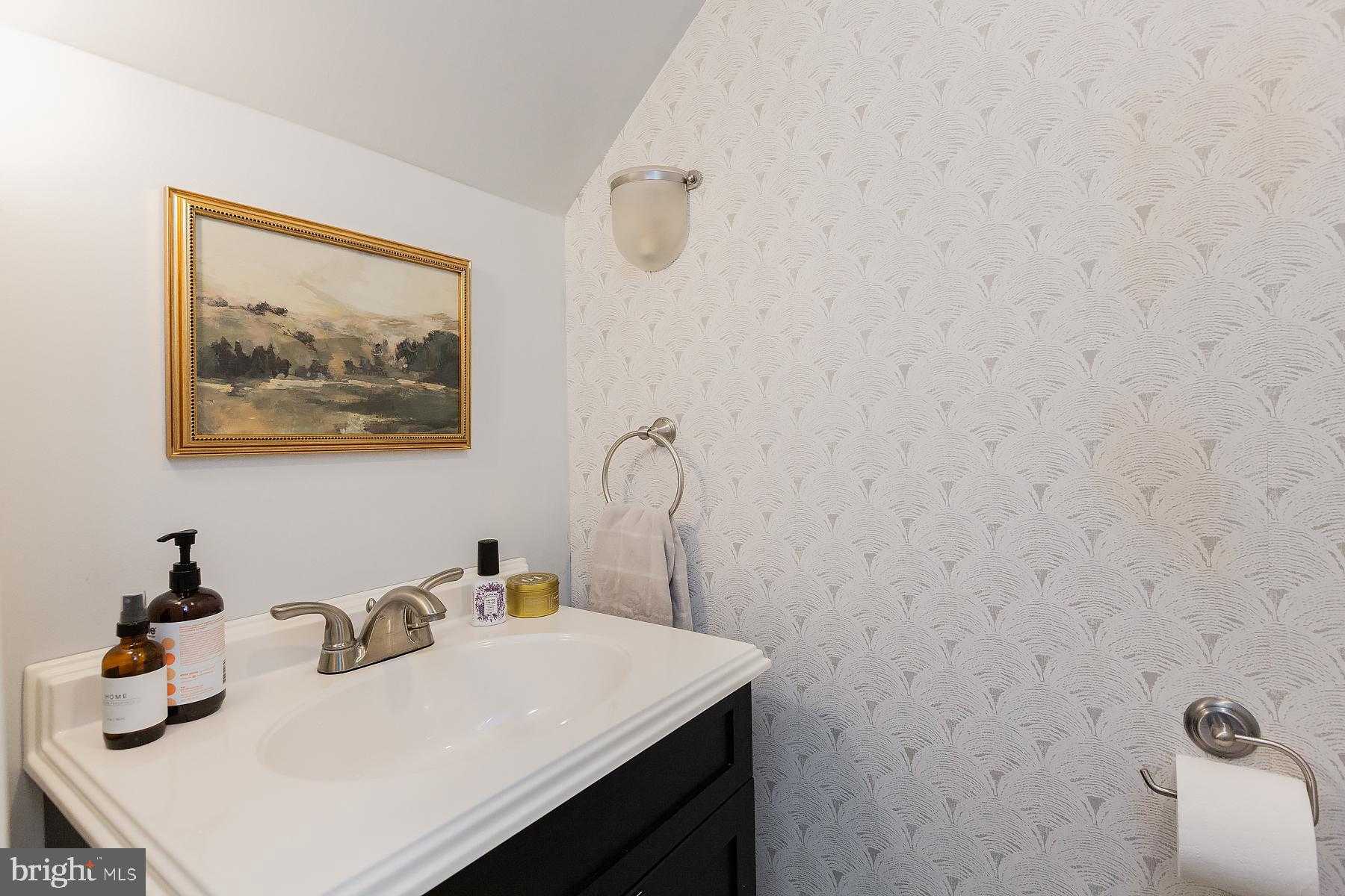 409 W Lemon St photo 45