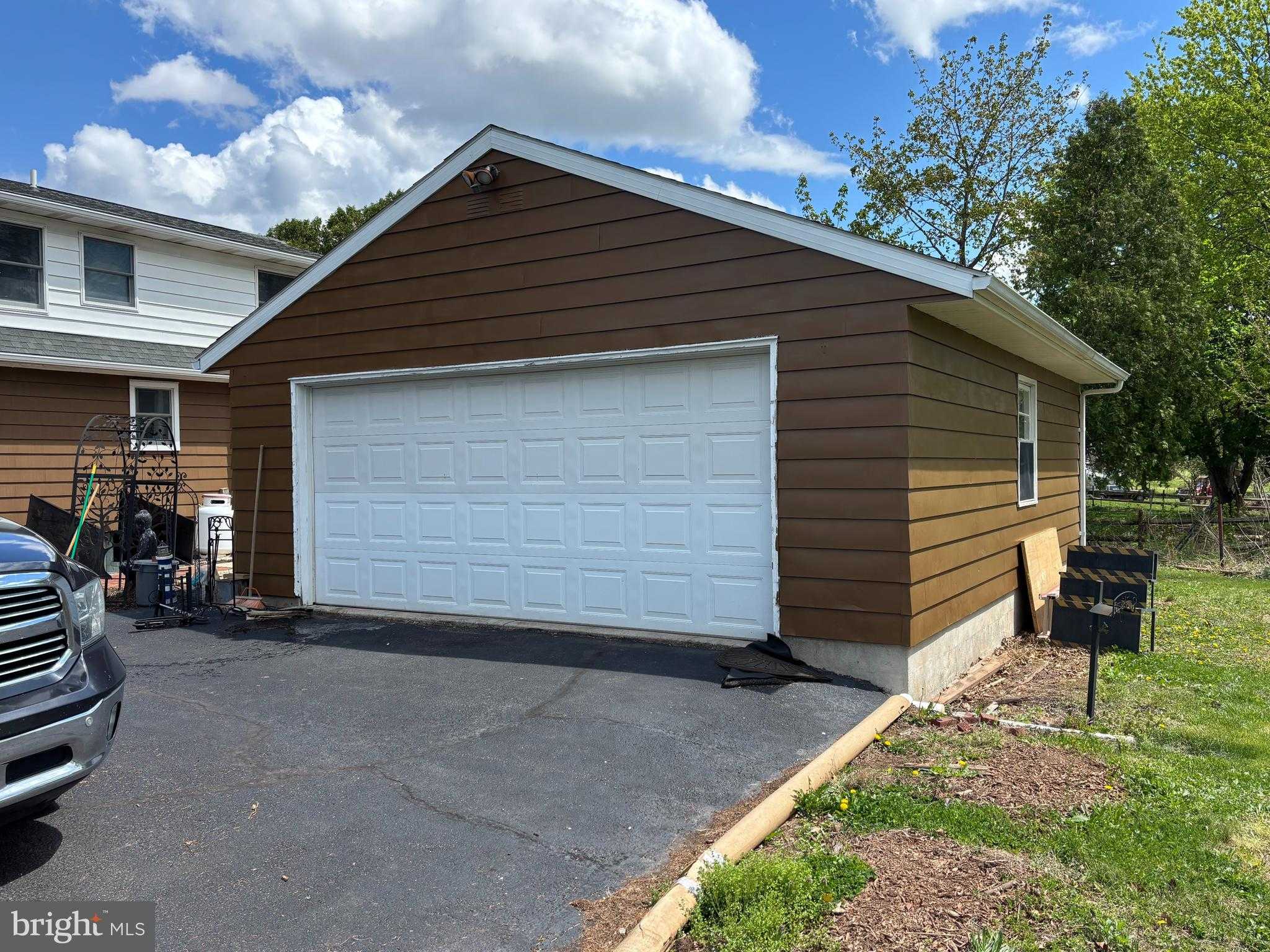 1310 2nd Ave photo 34