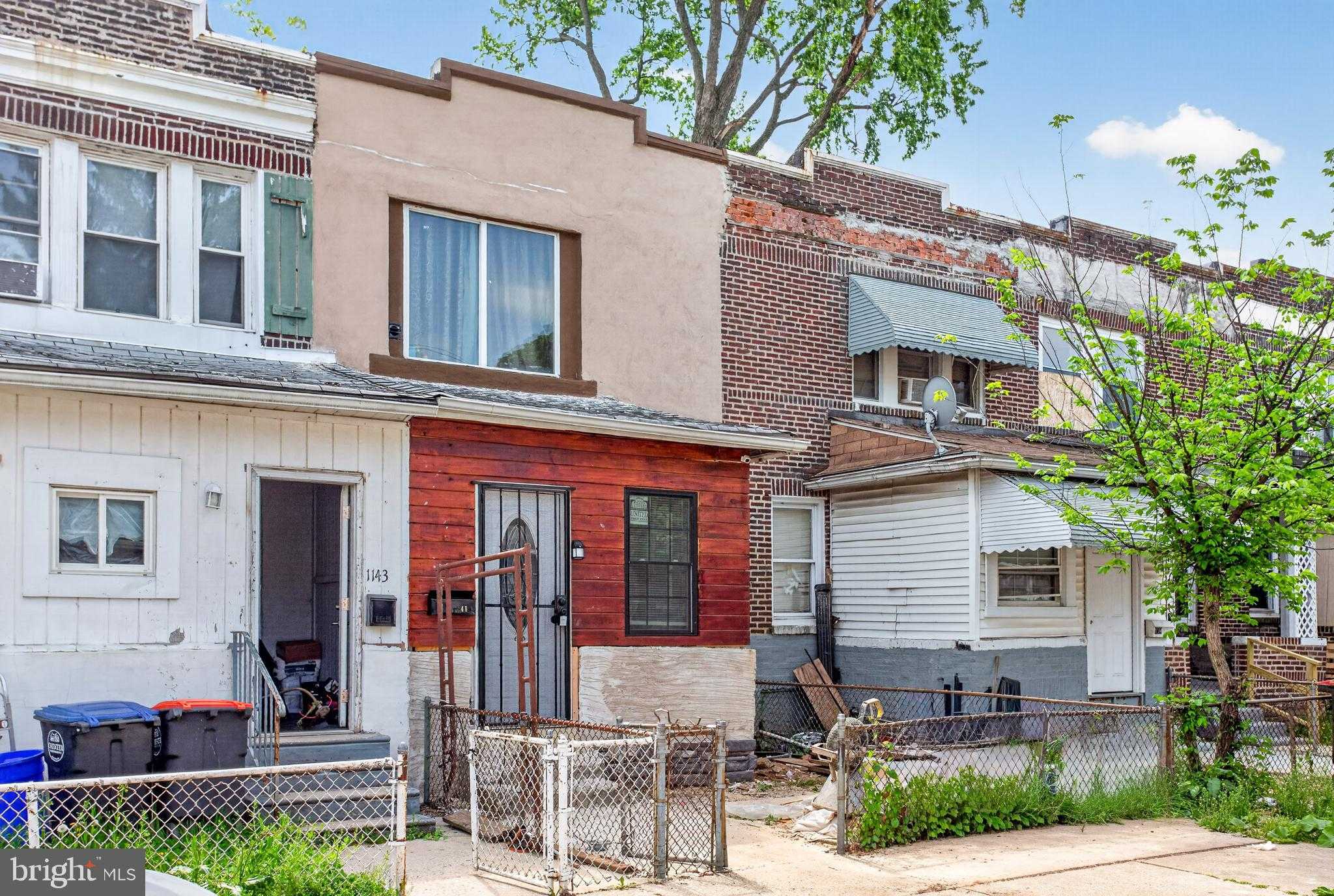 1141 Thomas St photo 2