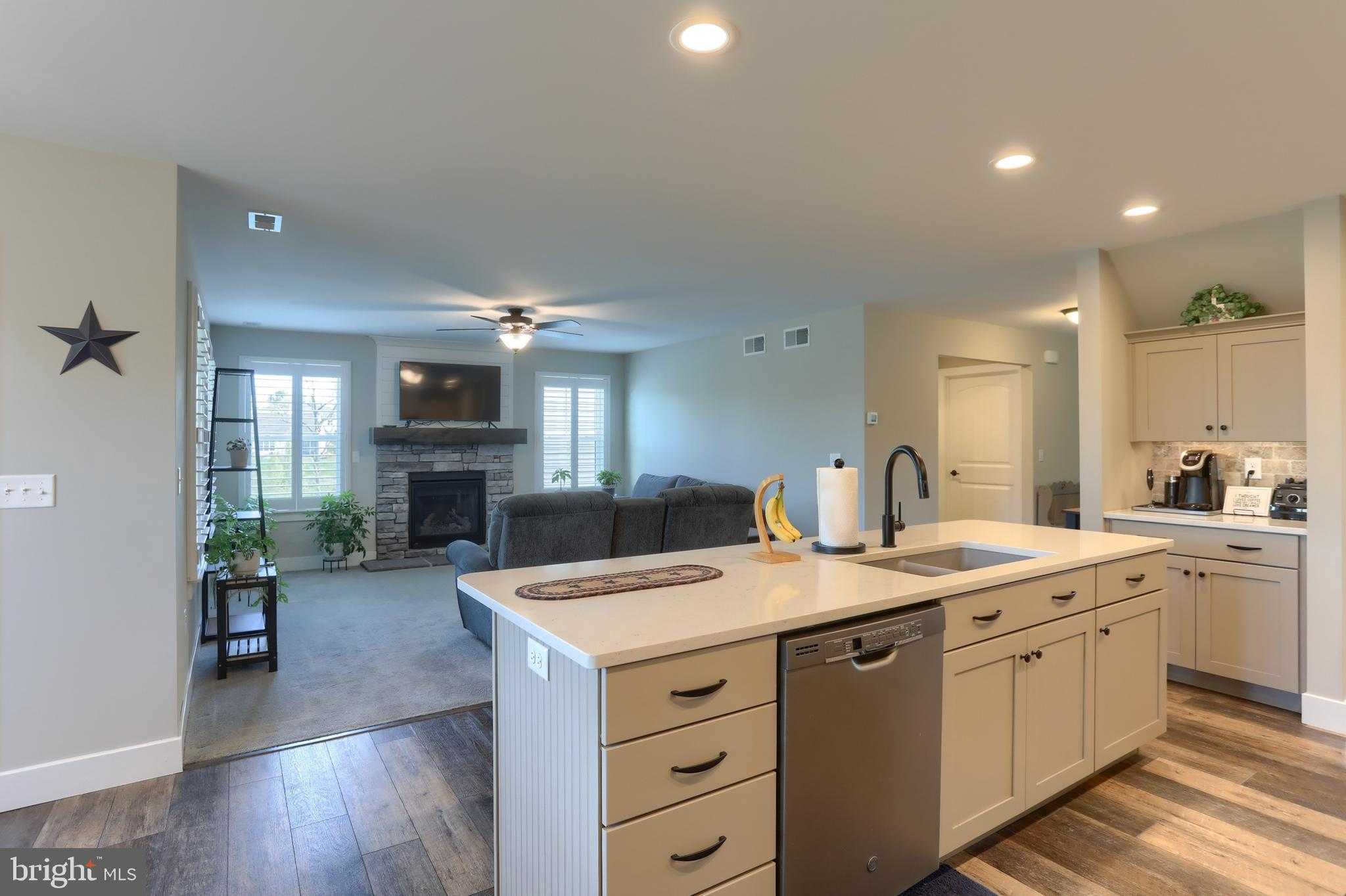 407 Orchid Cir photo 19