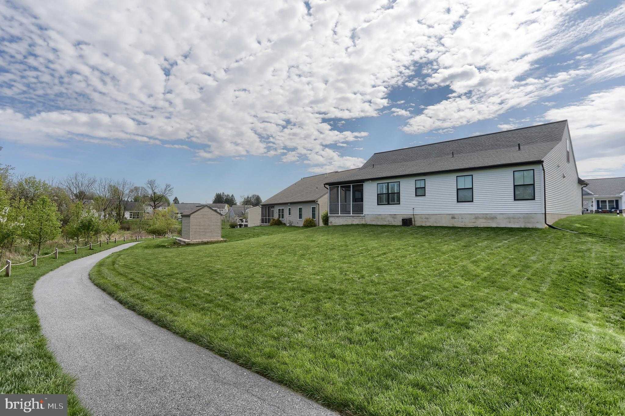 407 Orchid Cir photo 37