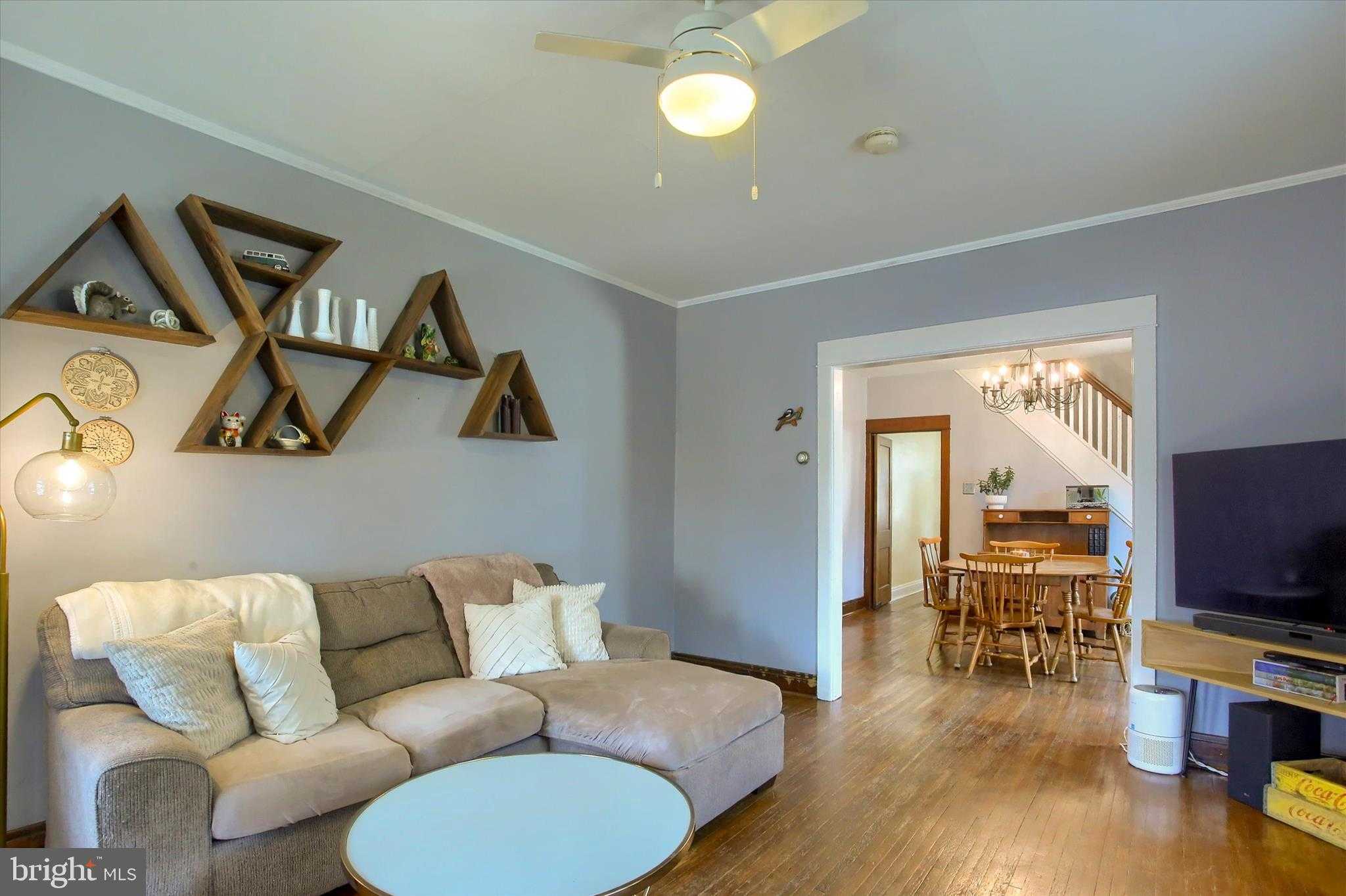 2714 Greenwood St photo 8