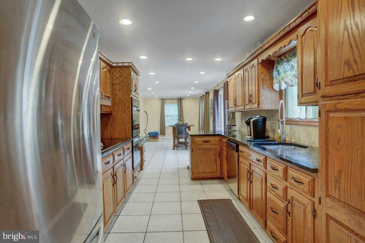 511 Larkspur Ln photo 19