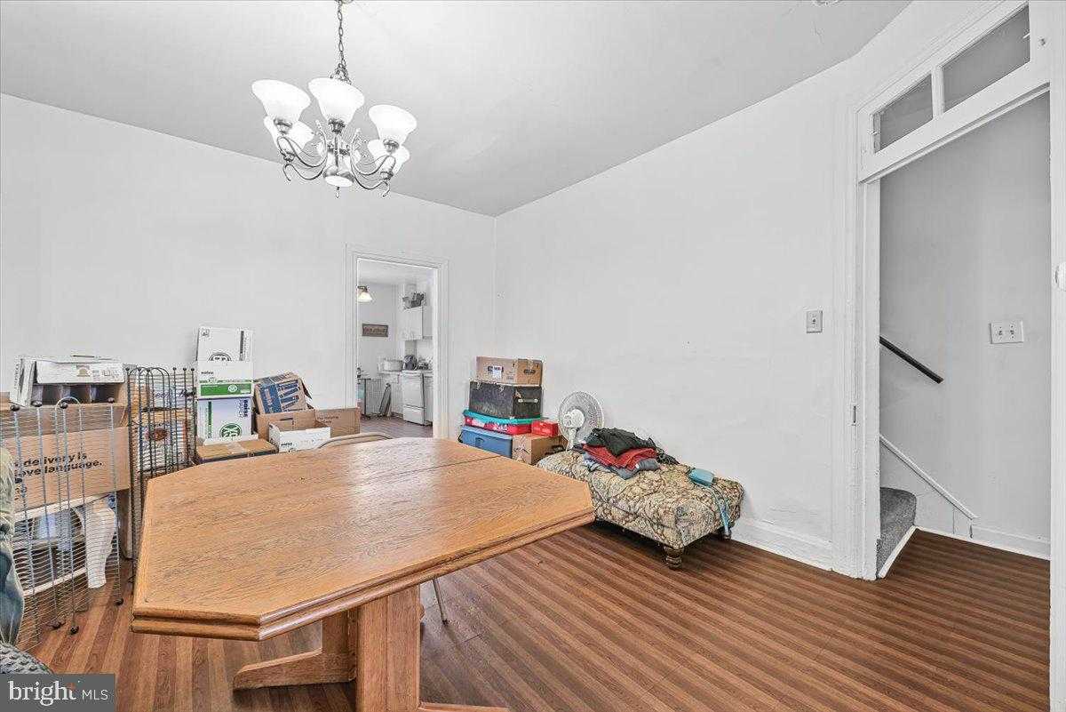 328 S Locust St photo 15