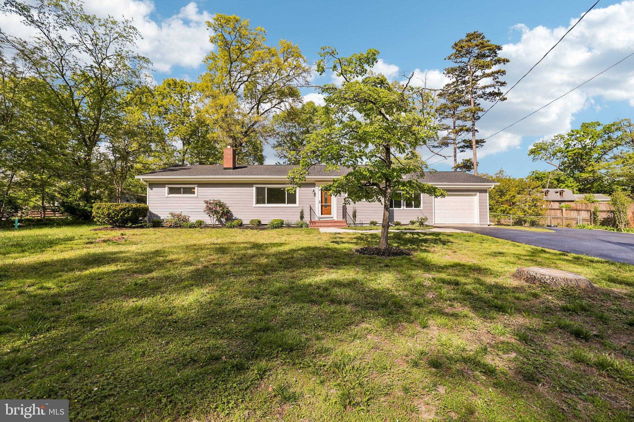 816 Meadow Rd photo 5