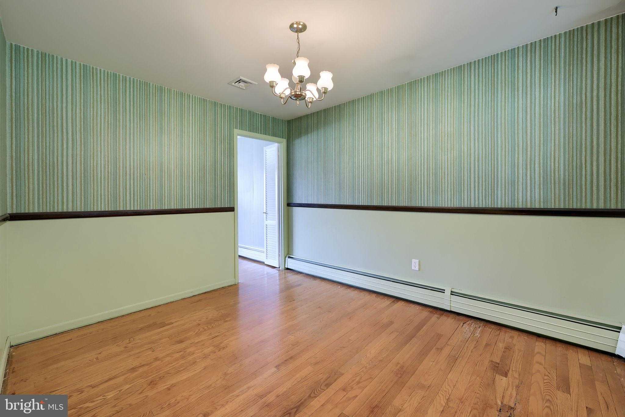 131 Cambridge Dr photo 18