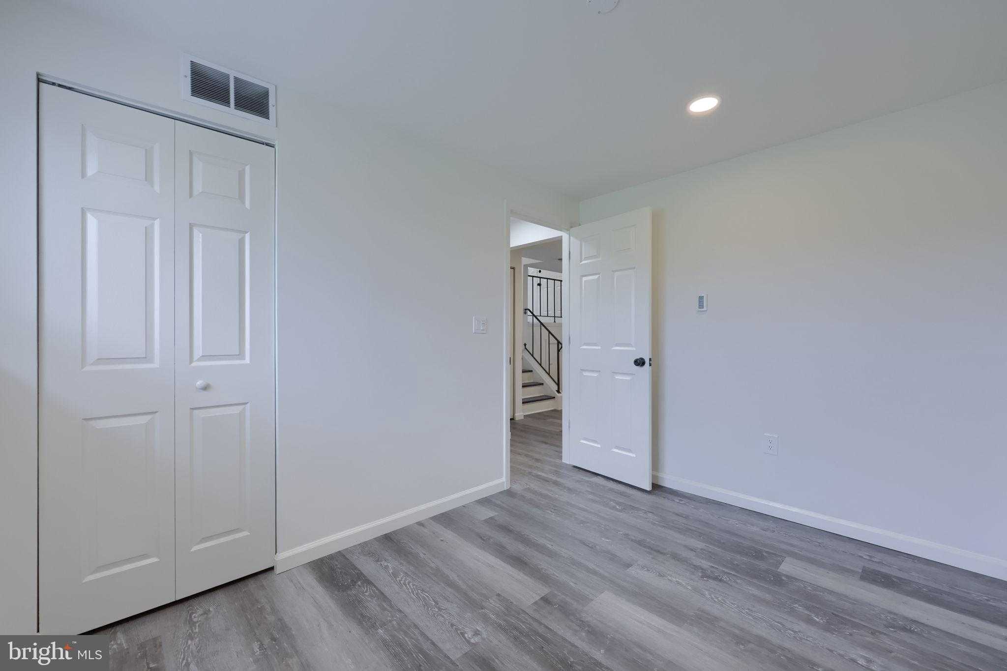 106 Warren Way photo 17