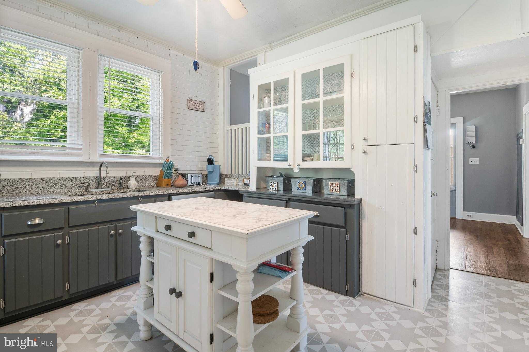 202 S Athol Ave photo 13