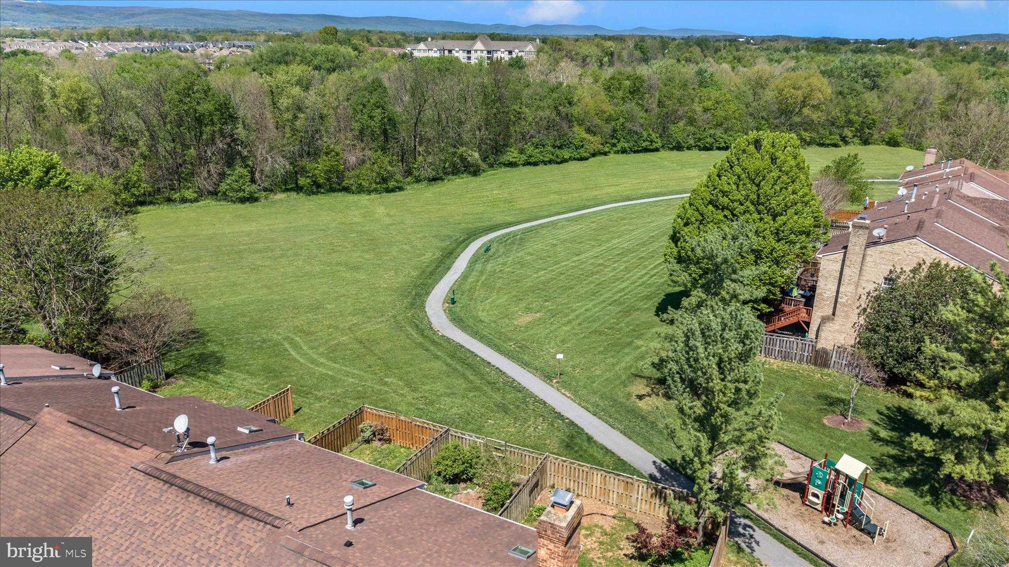 8286 Waterside CT photo 51