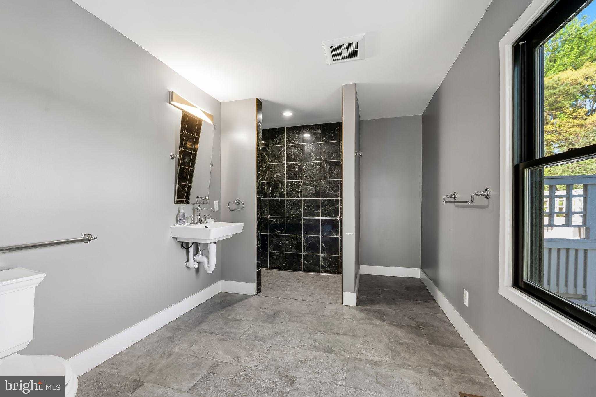 8009 Melody Ln photo 10