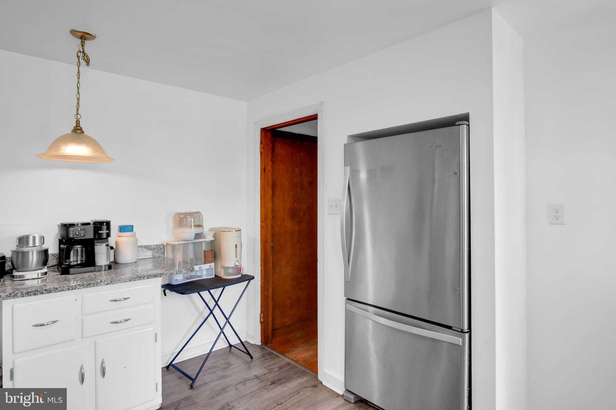 3736 Sharon St photo 10