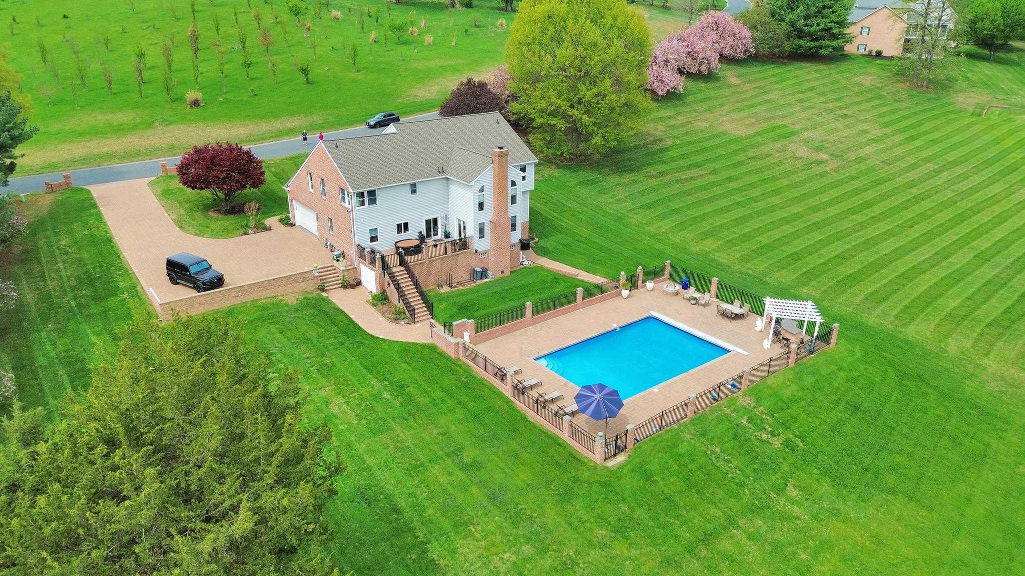 7414 Longfield Dr photo 77