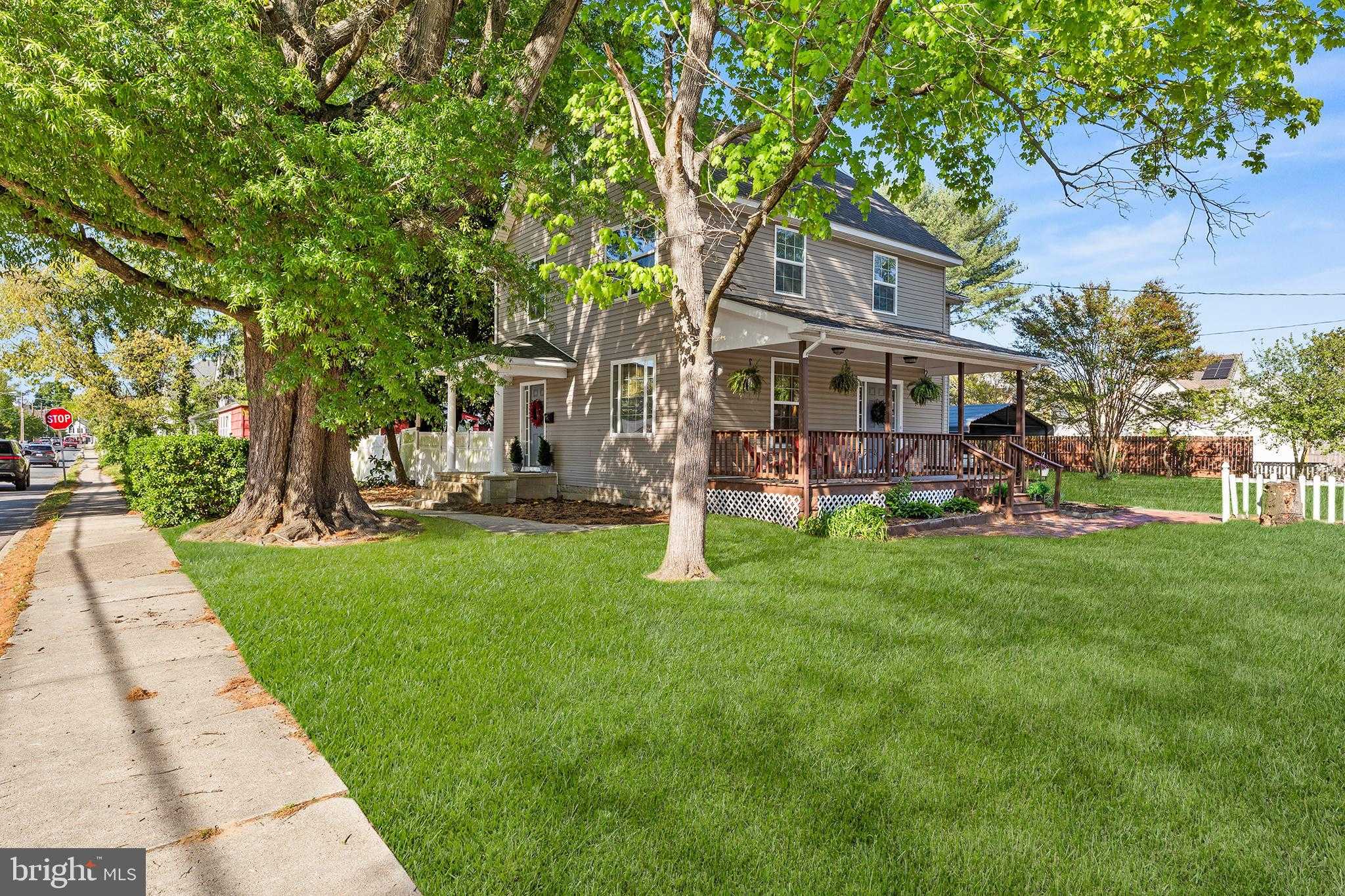 225 S 2nd St photo 1