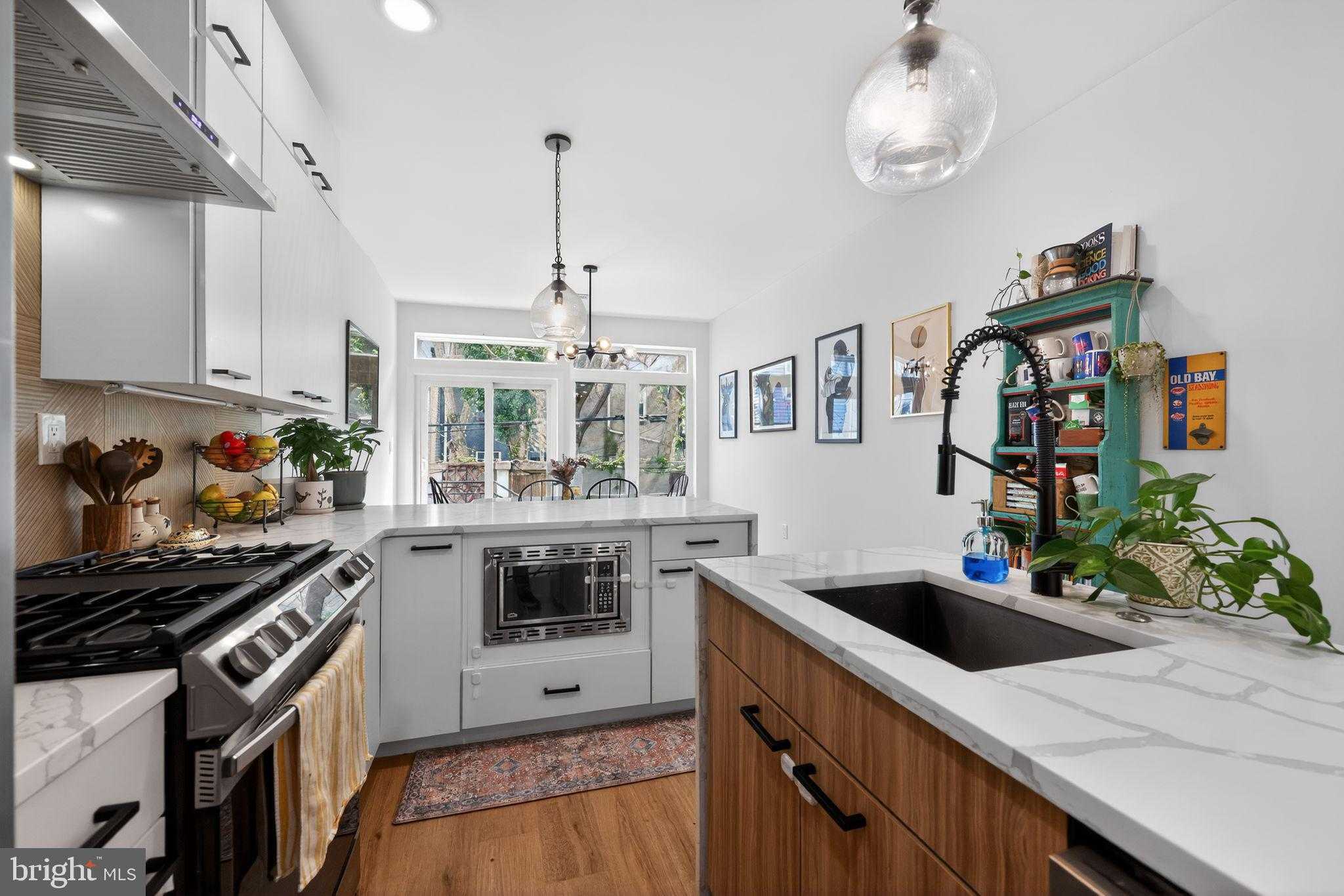 1526 Manton St photo 10