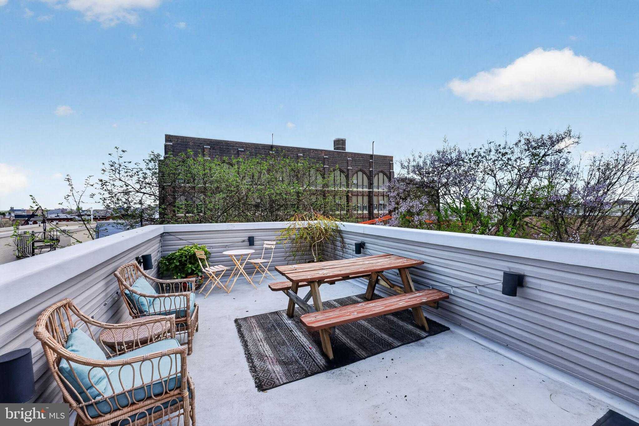 1526 Manton St photo 31