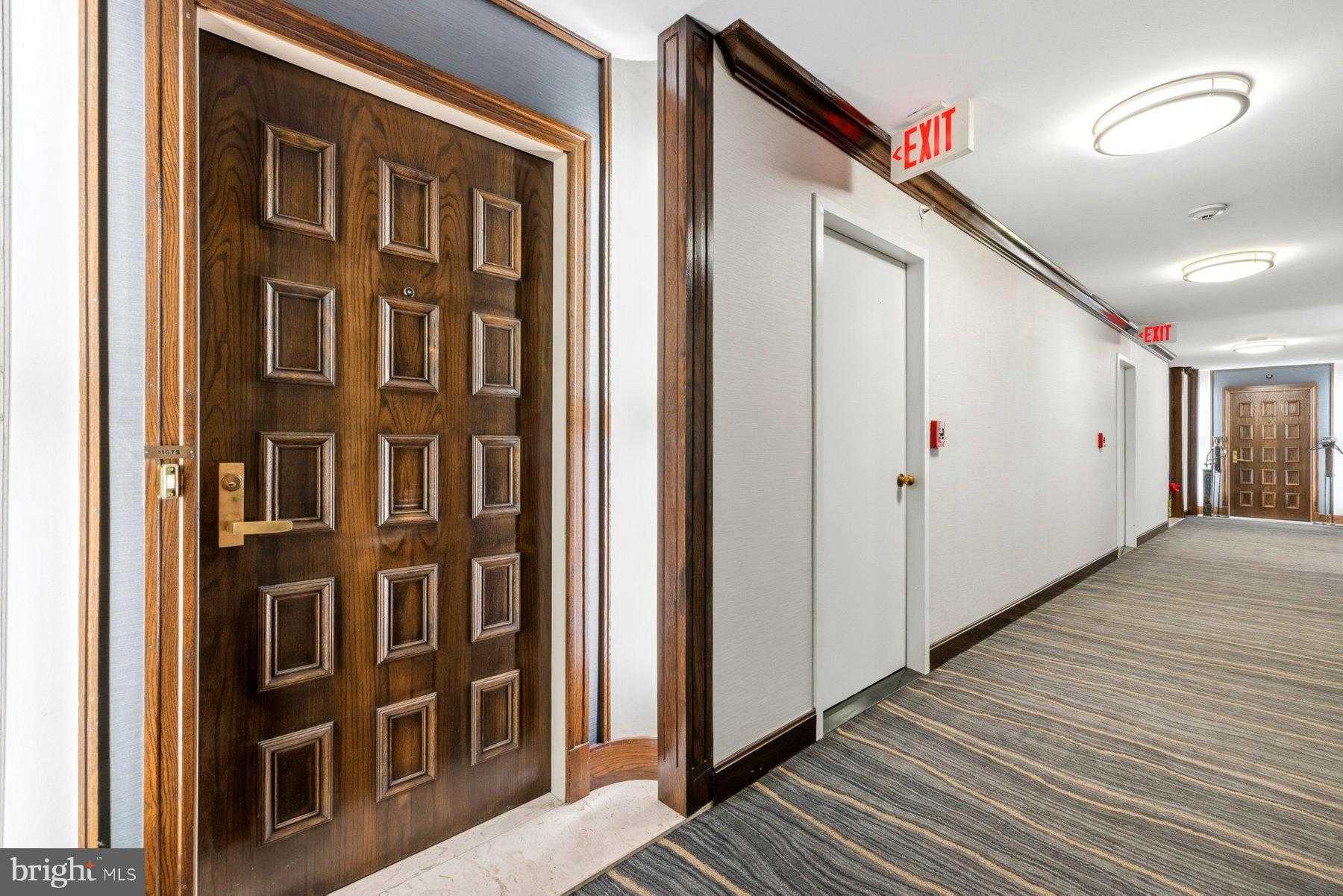 1300 Crystal Dr Apt 1107s, Arlington