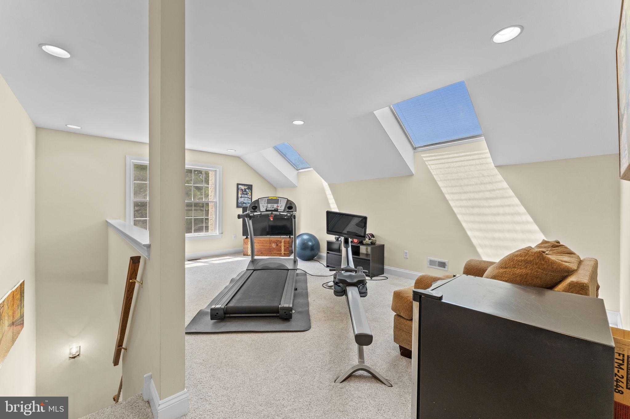 120 Pembrooke Cir photo 32