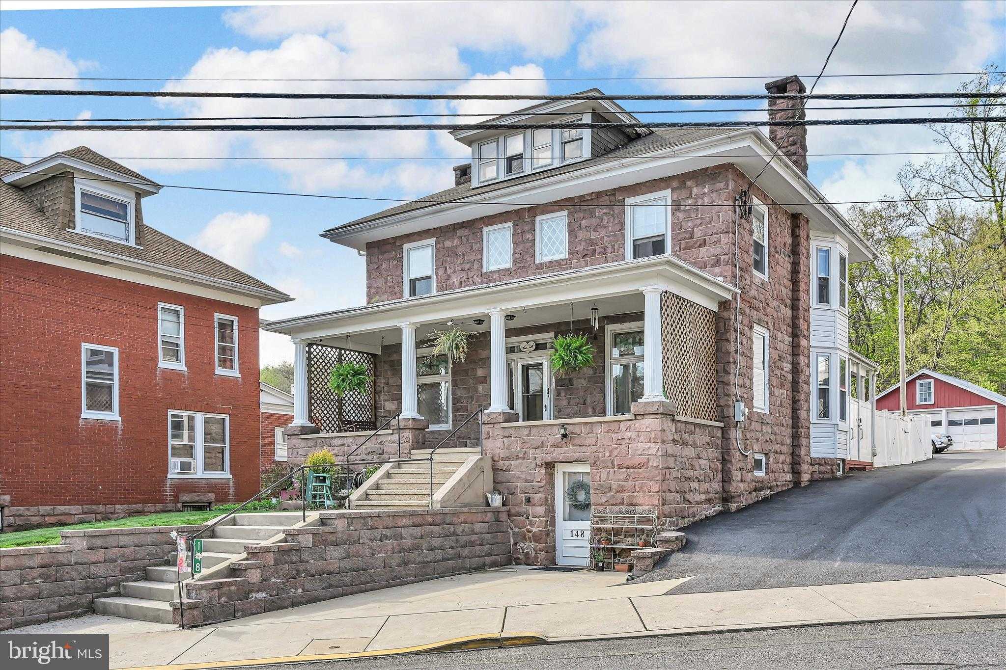 146 E Main St, Adamstown
