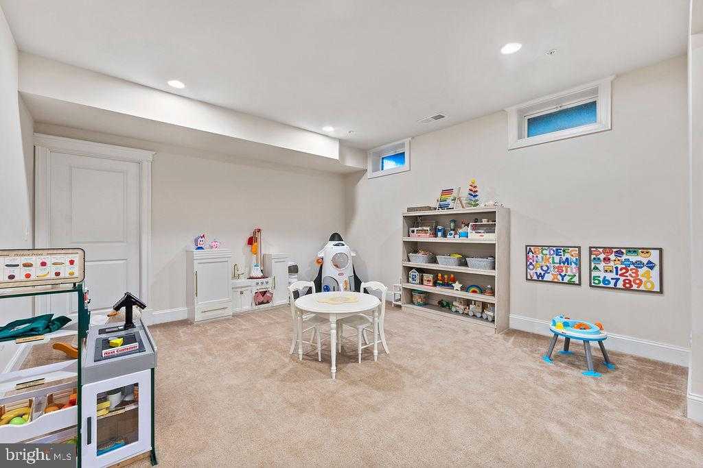 17243 Miss Packard CT photo 62