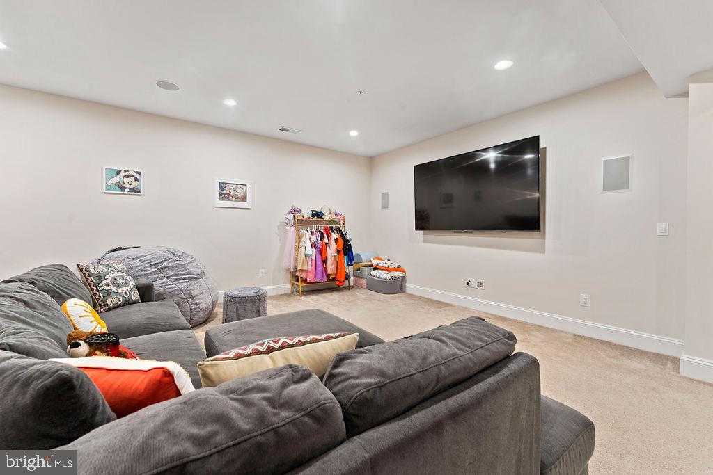 17243 Miss Packard CT photo 70