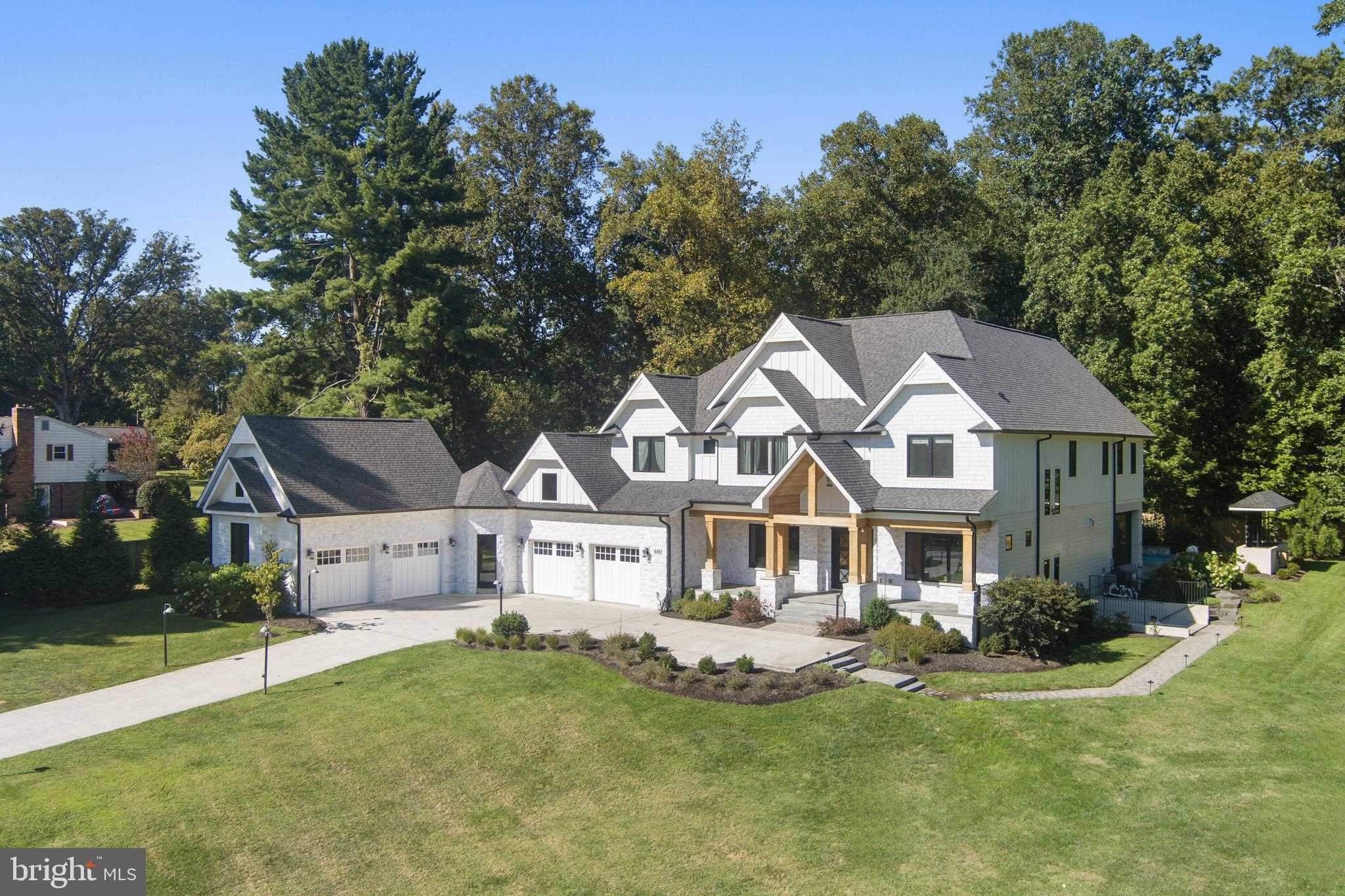 608 Walker Rd photo 1