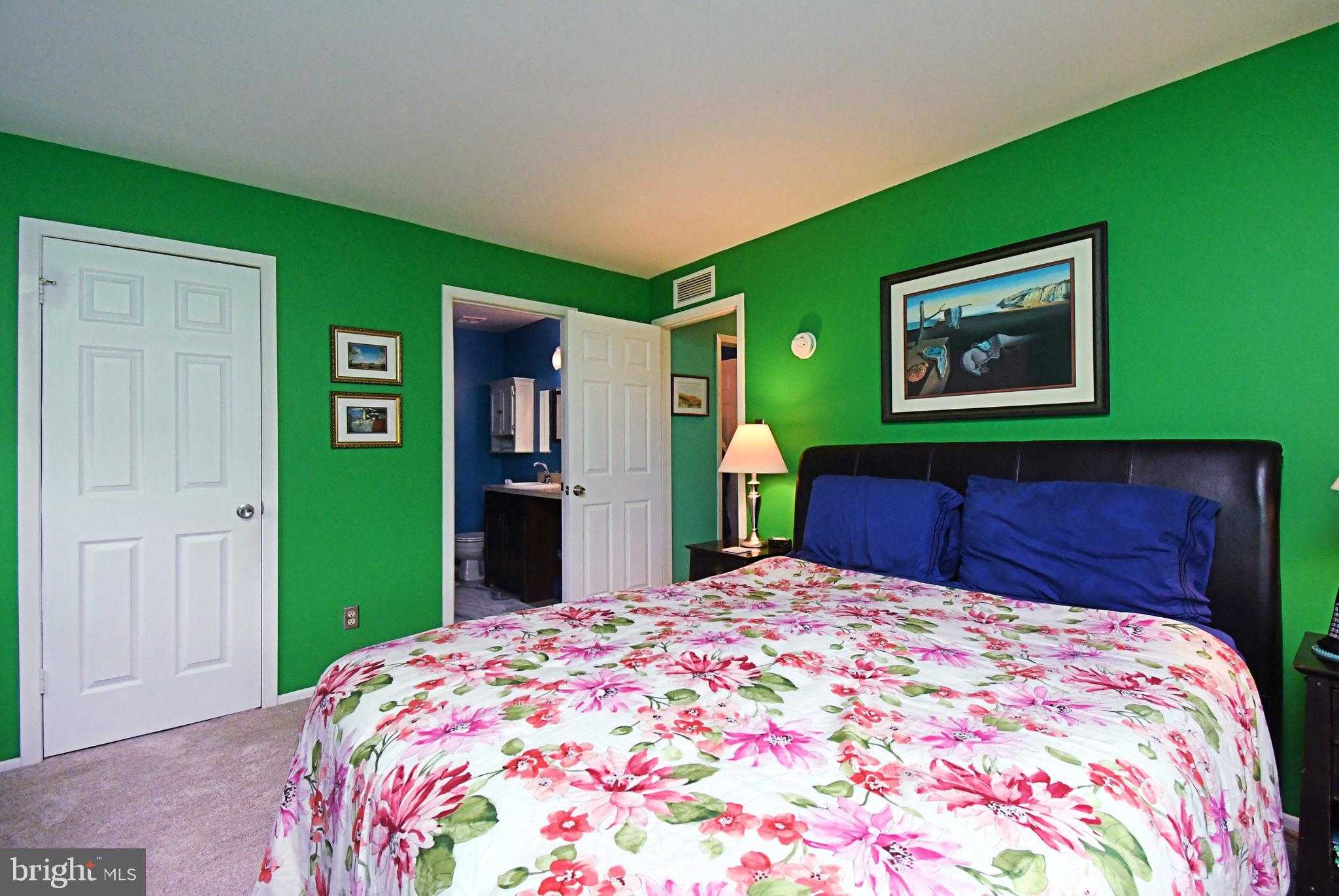 406 Stockton CT photo 16