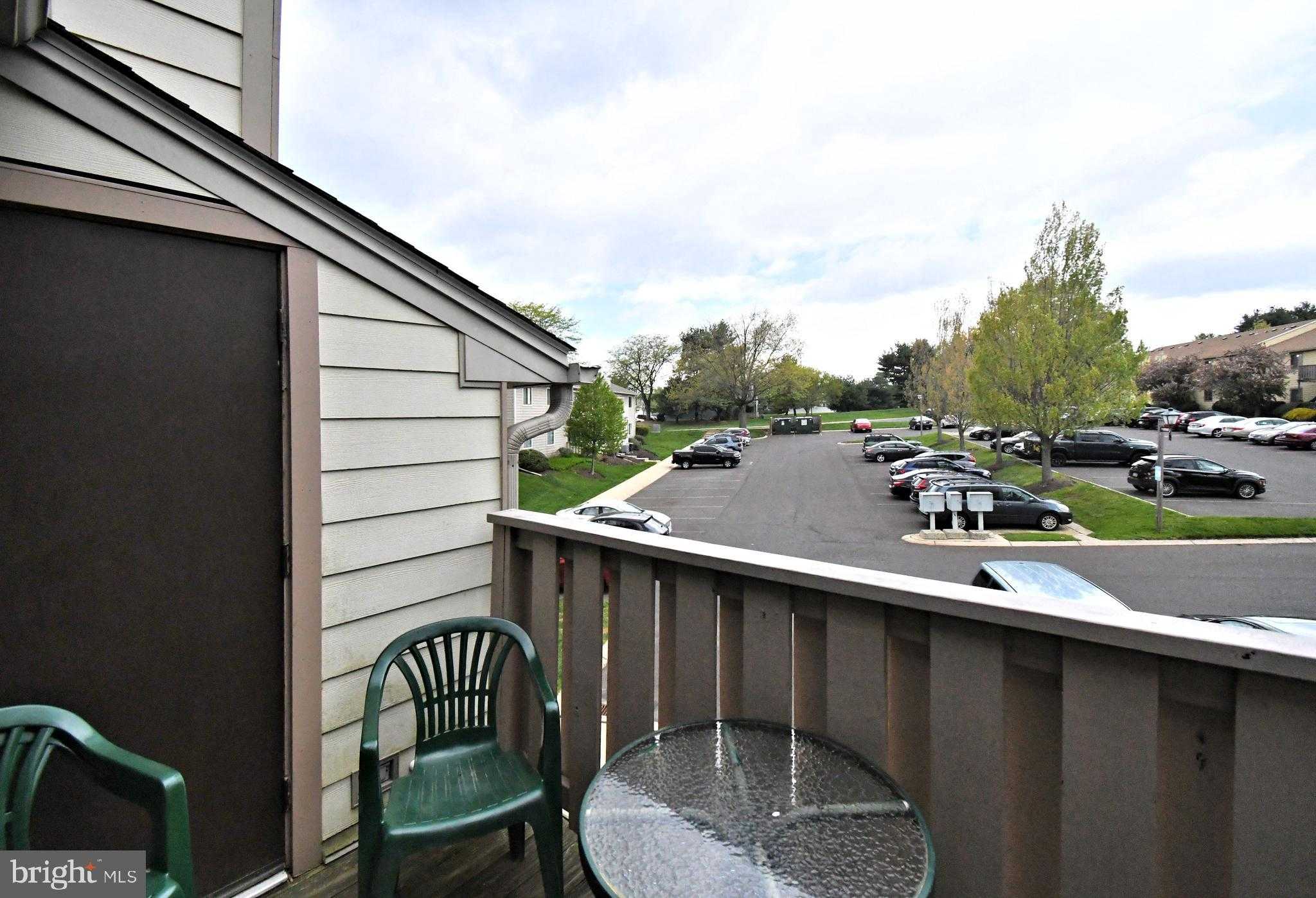 406 Stockton CT photo 28