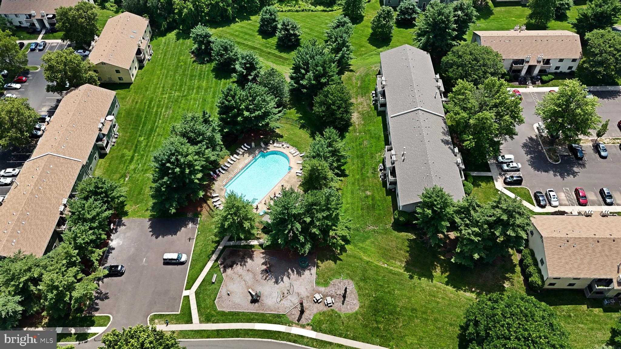 406 Stockton CT photo 31