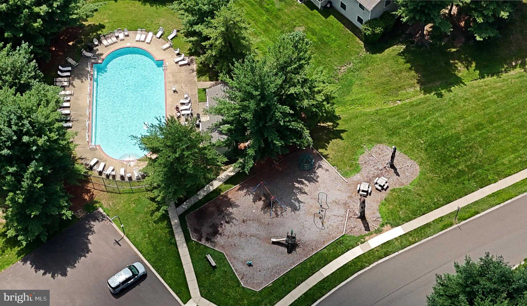 406 Stockton CT photo 34